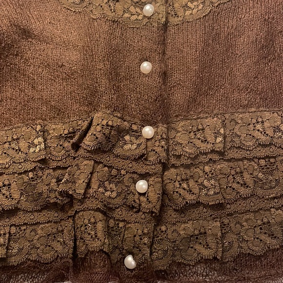 Kenzie Women’s short sweater size Large - Picture 5 of 9